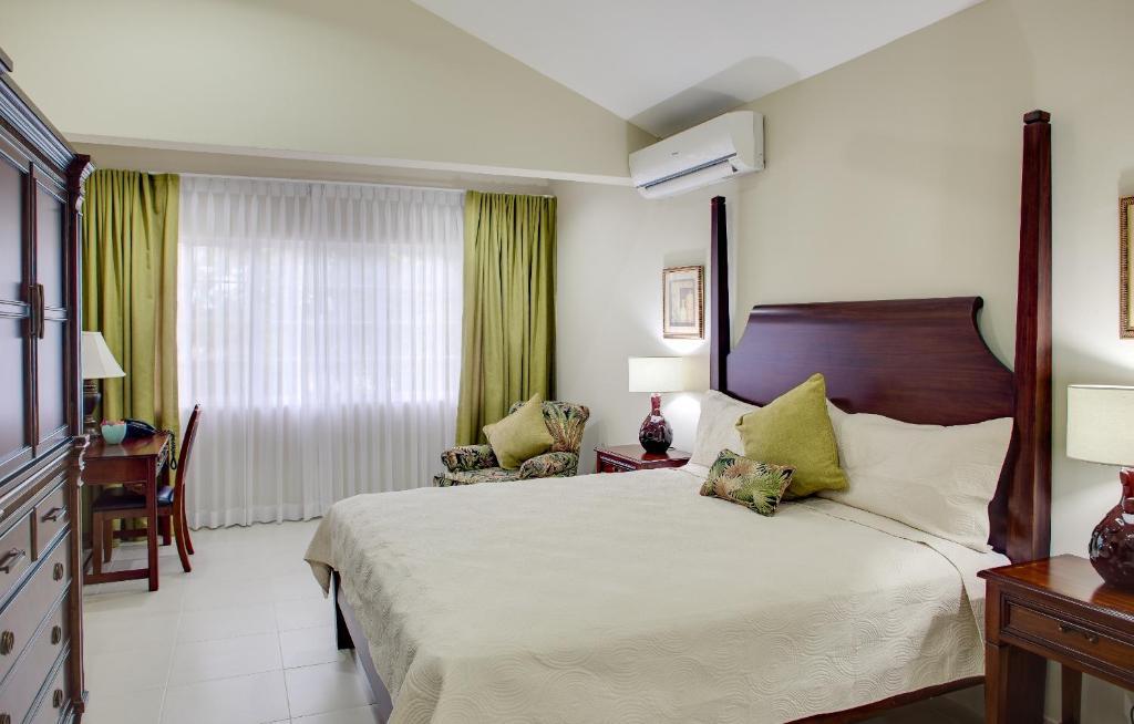 The Liguanea Club Hotel Kingston Room photo