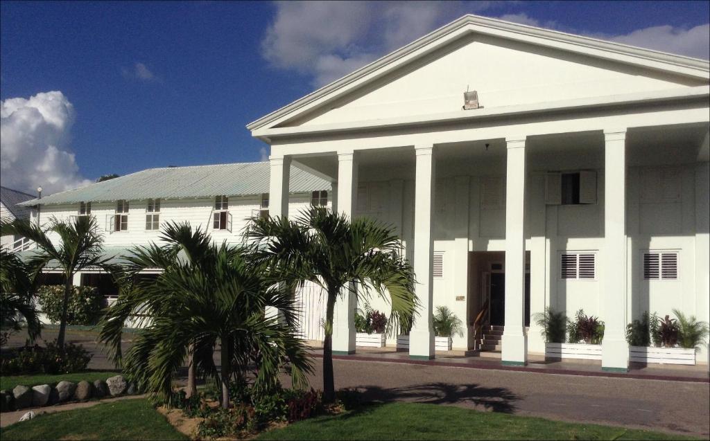 The Liguanea Club Hotel Kingston Exterior photo